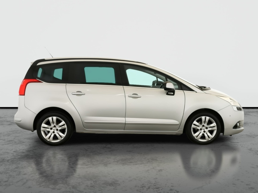 Peugeot 5008, 2011
