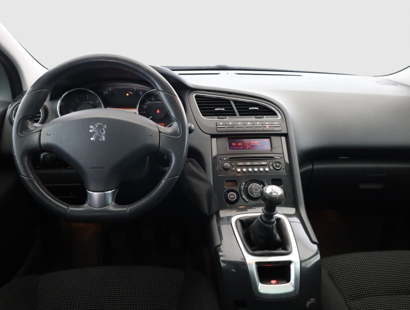Peugeot 5008, 2011