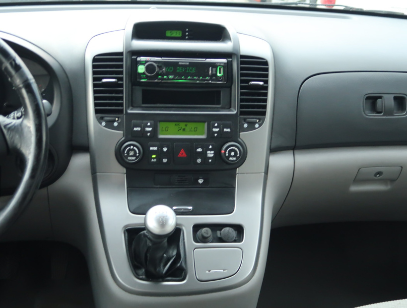 Kia Carnival, 2008
