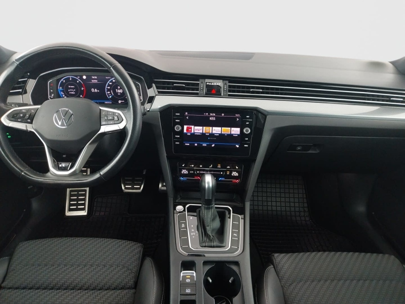 Volkswagen Passat, 2022