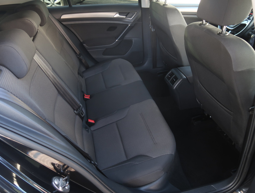 Volkswagen Golf, 2012