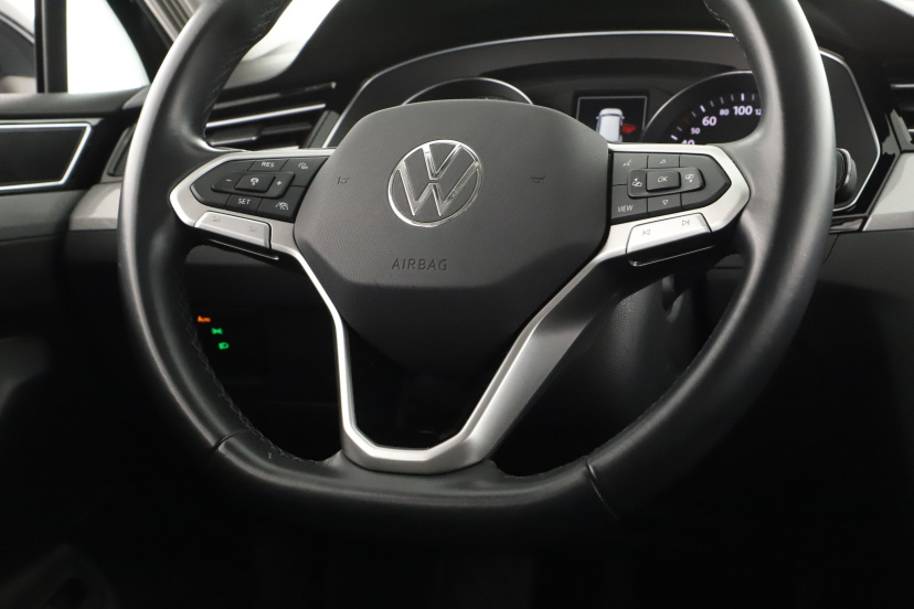 Volkswagen Passat, 2022