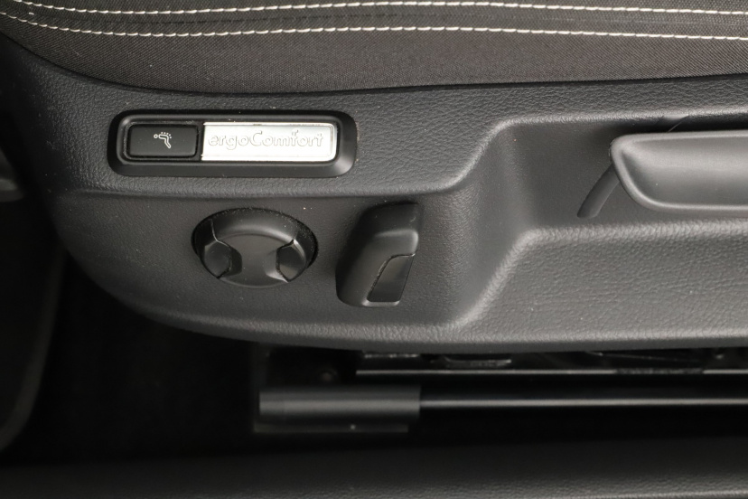 Volkswagen Passat, 2022