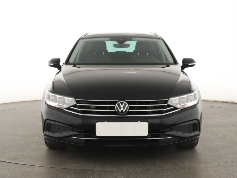 Volkswagen Passat, 2022