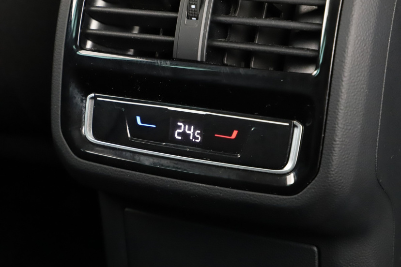 Volkswagen Passat, 2022