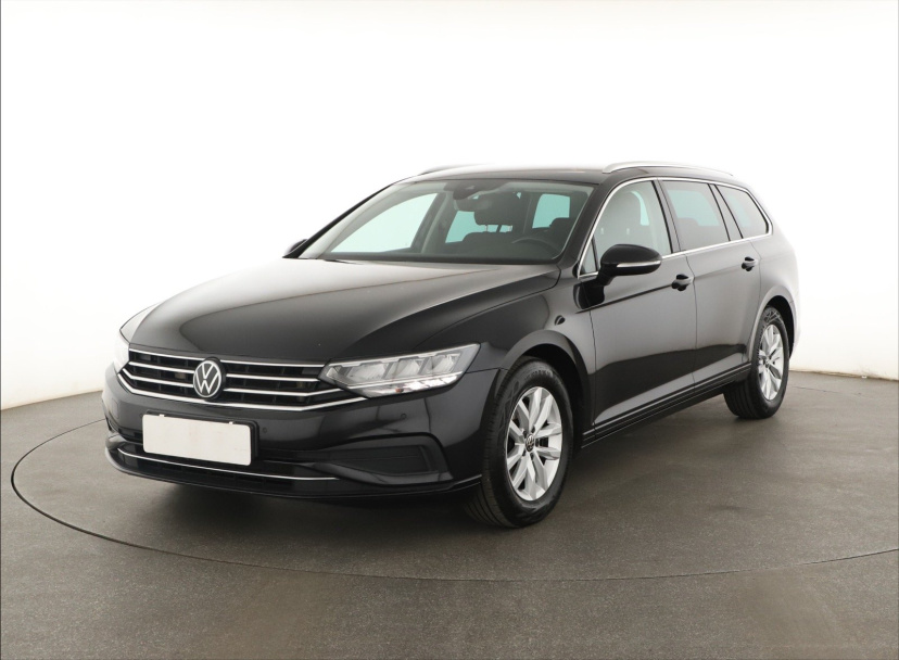 Volkswagen Passat, 2022