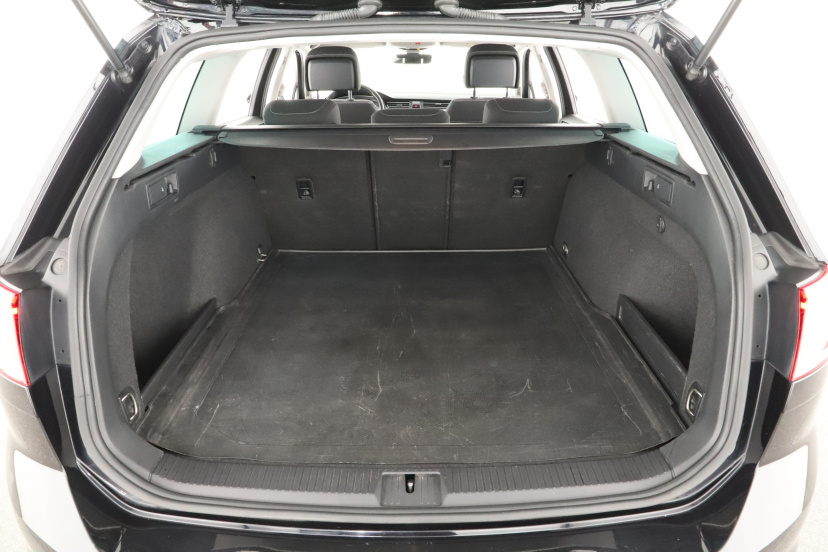Volkswagen Passat, 2022