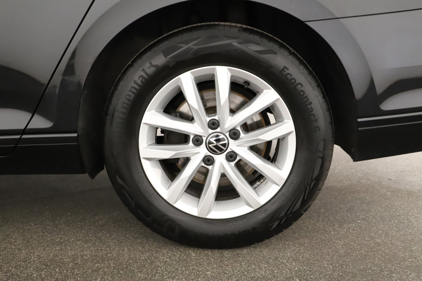 Volkswagen Passat, 2022