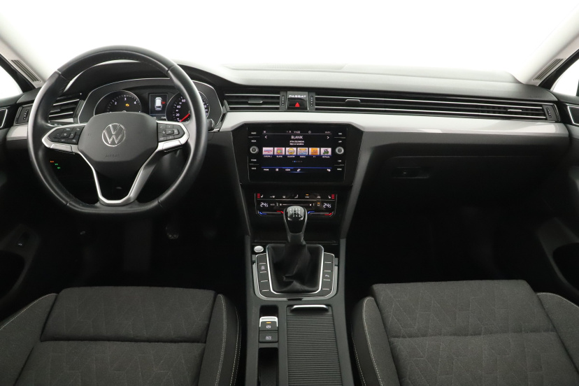 Volkswagen Passat, 2022
