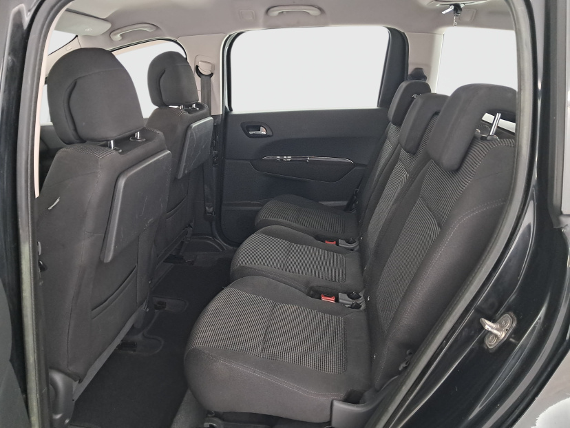 Peugeot 5008, 2011