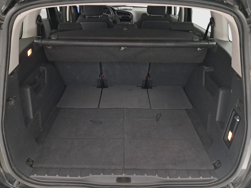 Peugeot 5008, 2011