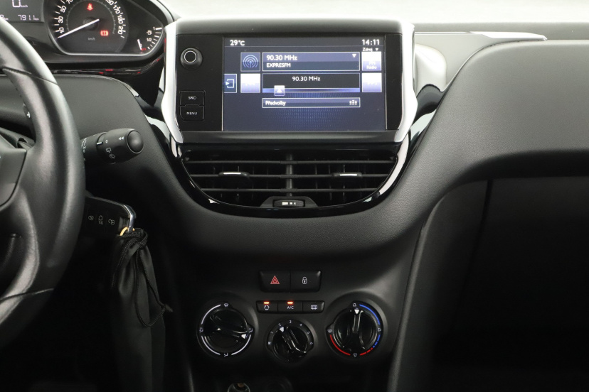 Peugeot 208, 2015