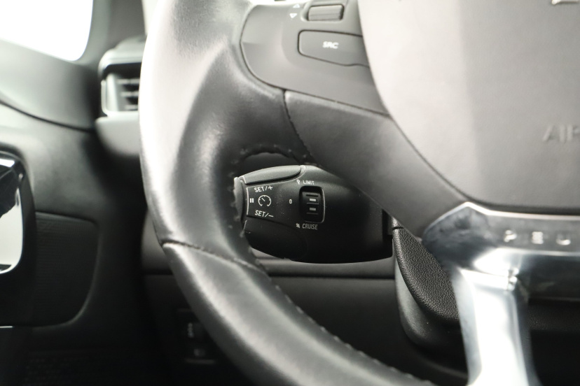 Peugeot 208, 2015