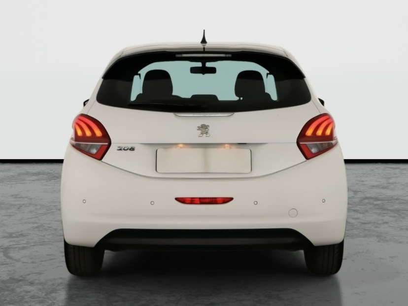 Peugeot 208, 2015