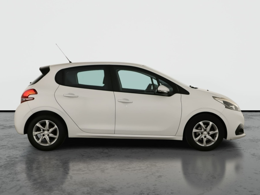 Peugeot 208, 2015