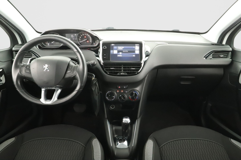 Peugeot 208, 2015