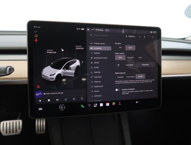 Tesla Model 3 - 2023