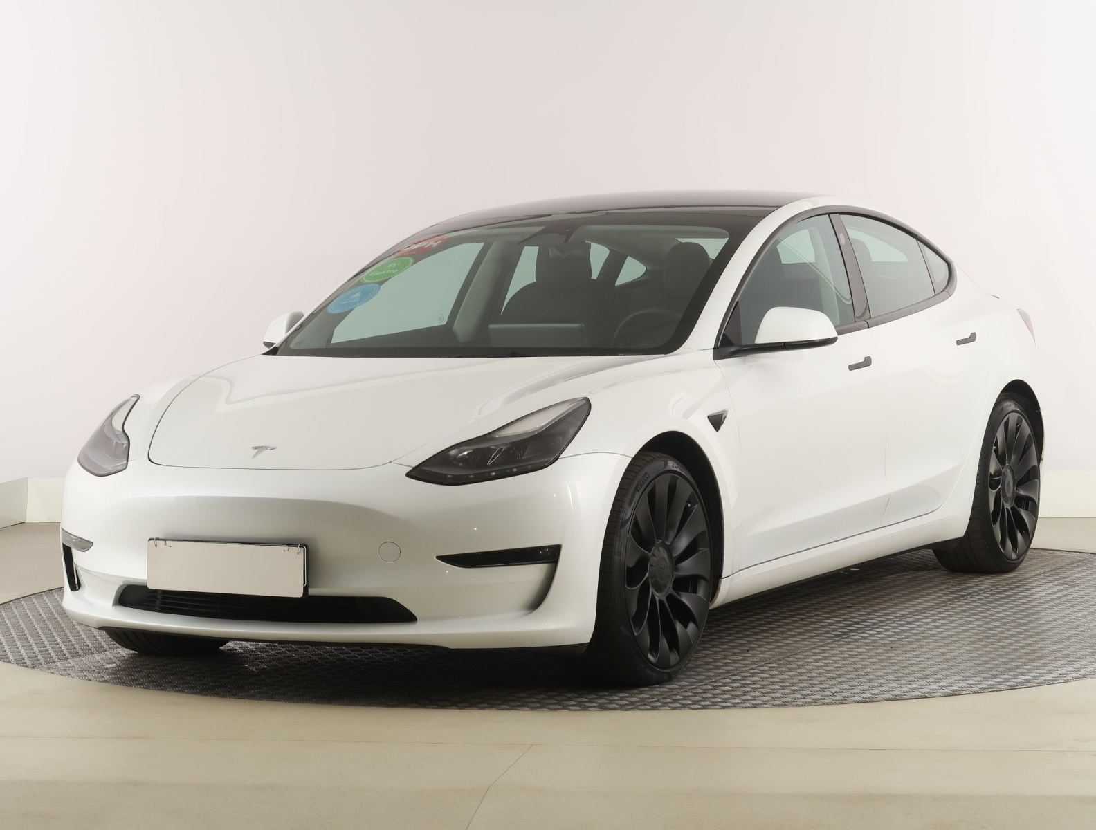 Tesla Model 3 Long Range AWD – fotografie 3