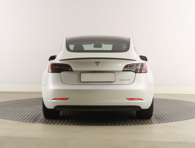 Tesla Model 3 - 2023
