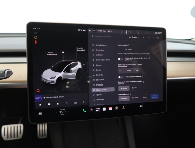 Tesla Model 3 - 2023