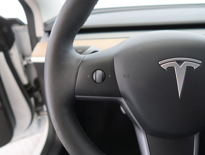 Tesla Model 3, 2023