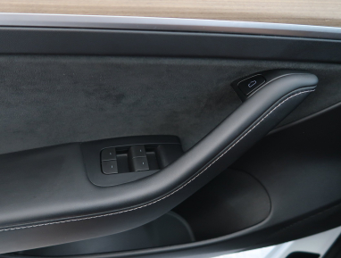 Tesla Model 3 - 2023