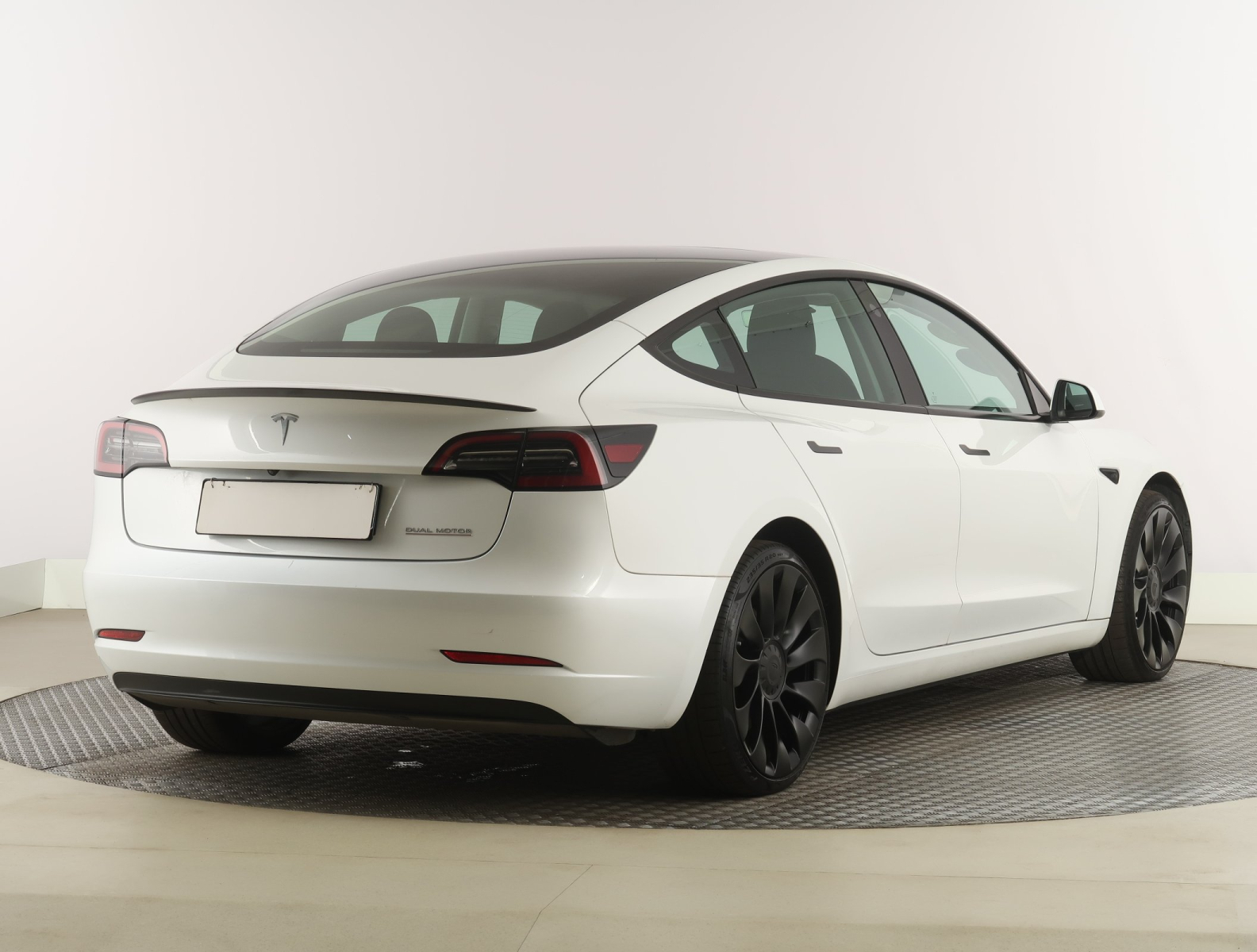 Tesla Model 3 - 2023