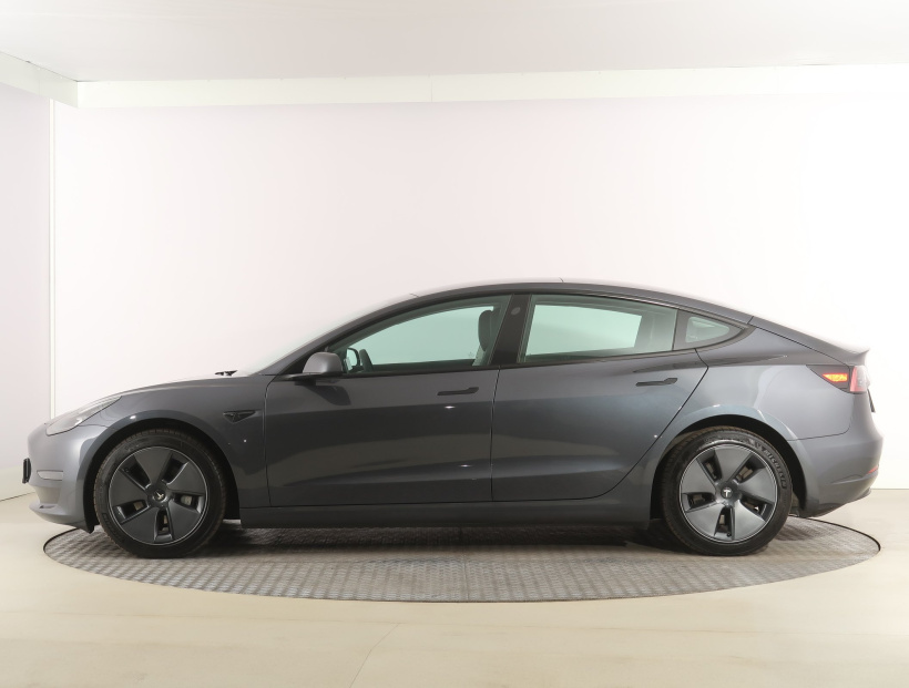 Tesla Model 3, 2023