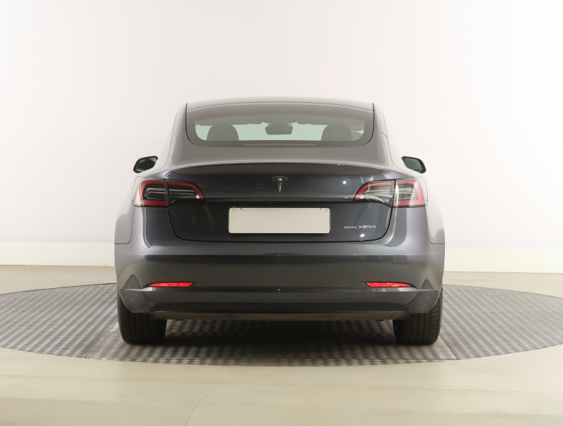 Tesla Model 3, 2023