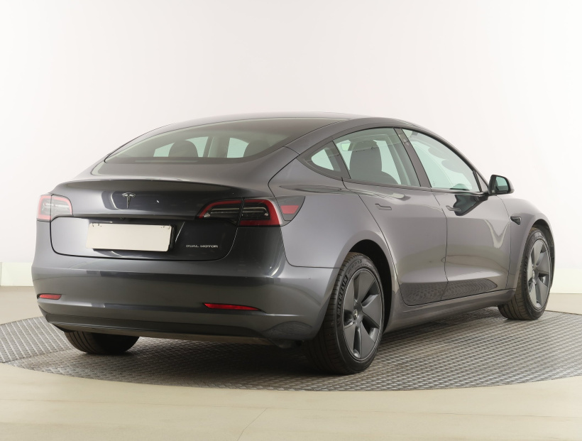 Tesla Model 3, 2023