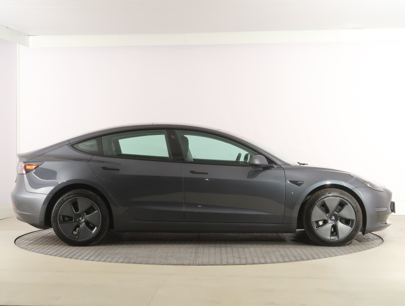 Tesla Model 3, 2023