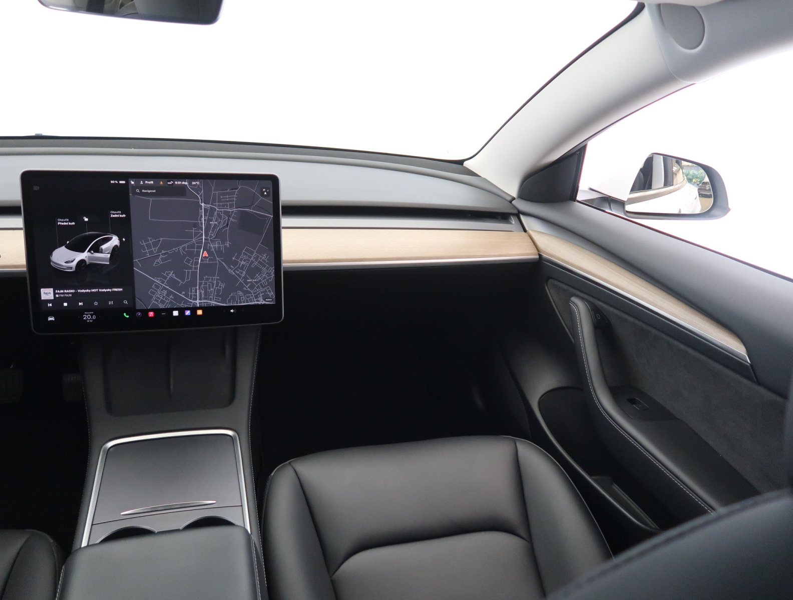 Tesla Model 3 Standard Range Plus – fotografie 11