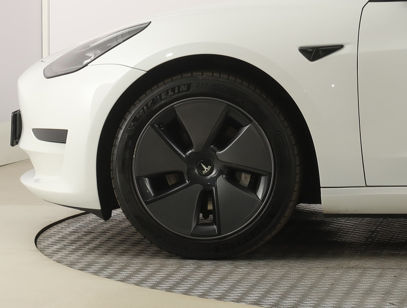 Tesla Model 3, 2023
