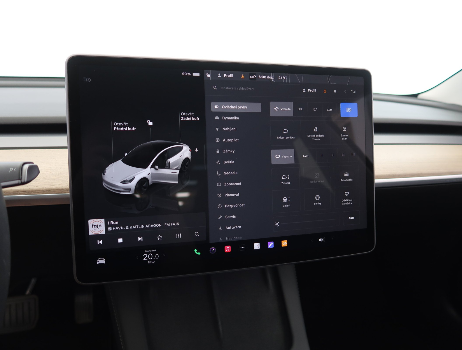 Tesla Model 3 Standard Range Plus – fotografie 25
