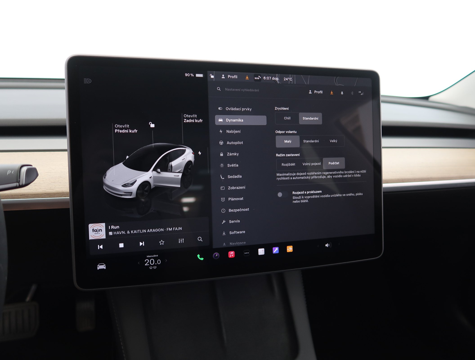 Tesla Model 3 Standard Range Plus – fotografie 26