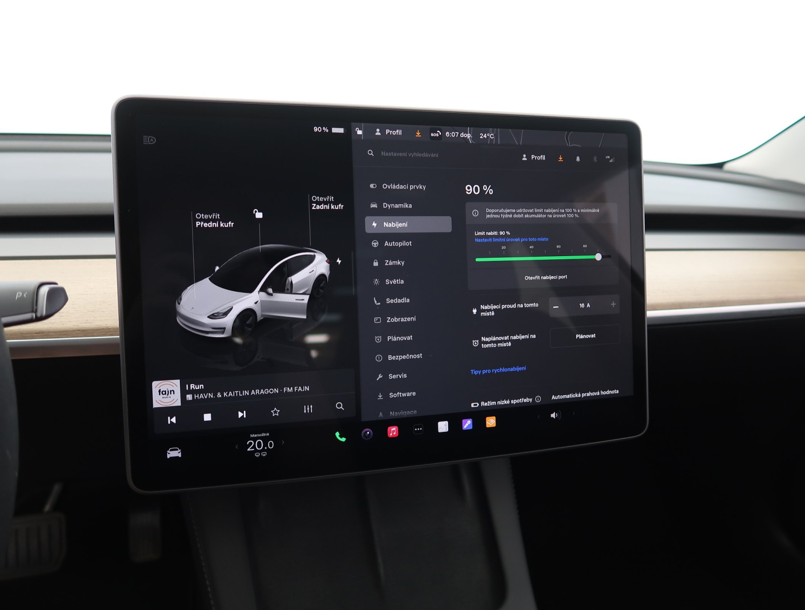 Tesla Model 3 Standard Range Plus – fotografie 27