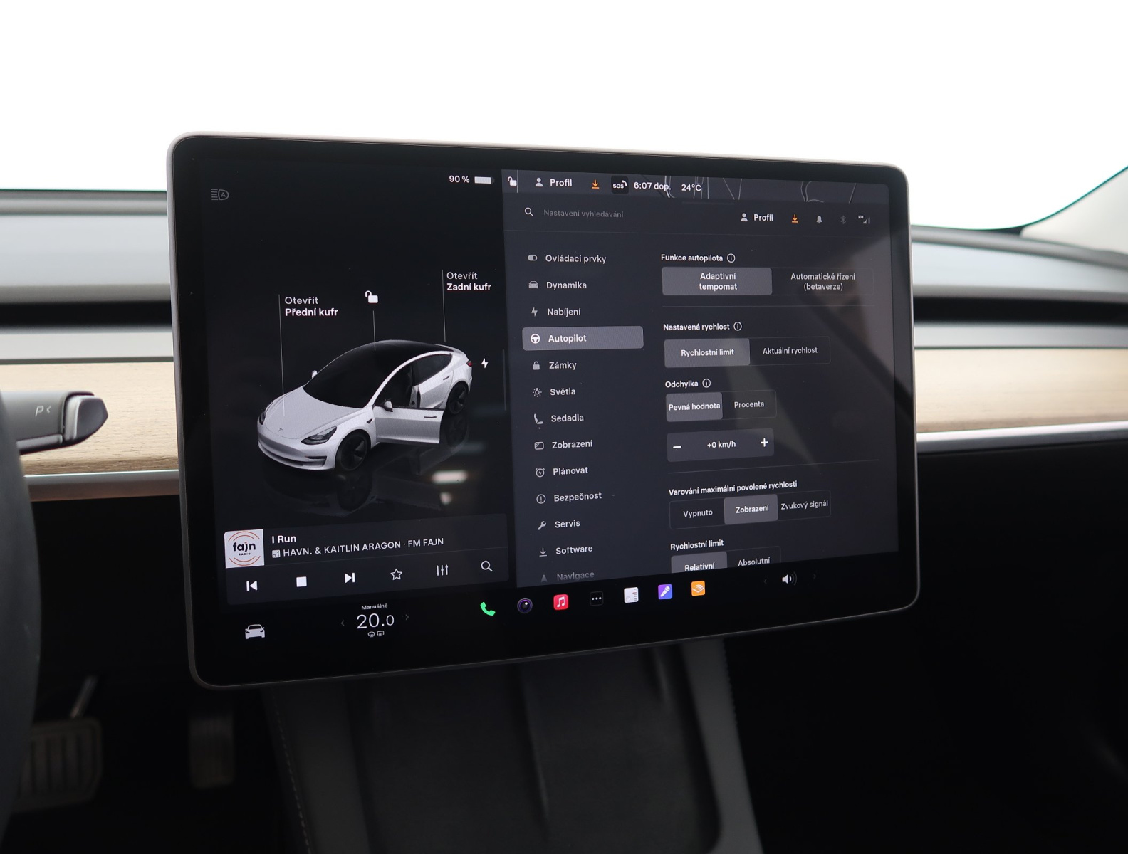 Tesla Model 3 Standard Range Plus – fotografie 28