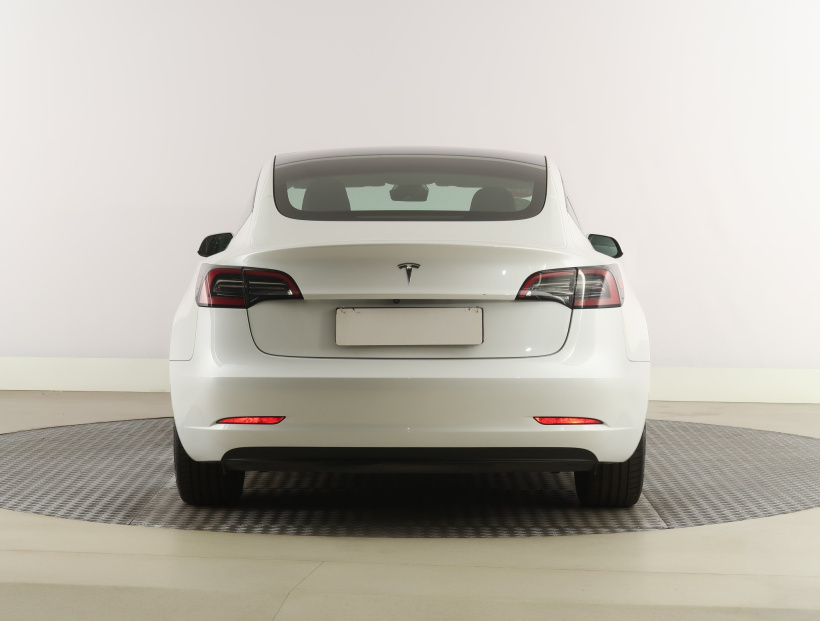 Tesla Model 3, 2023