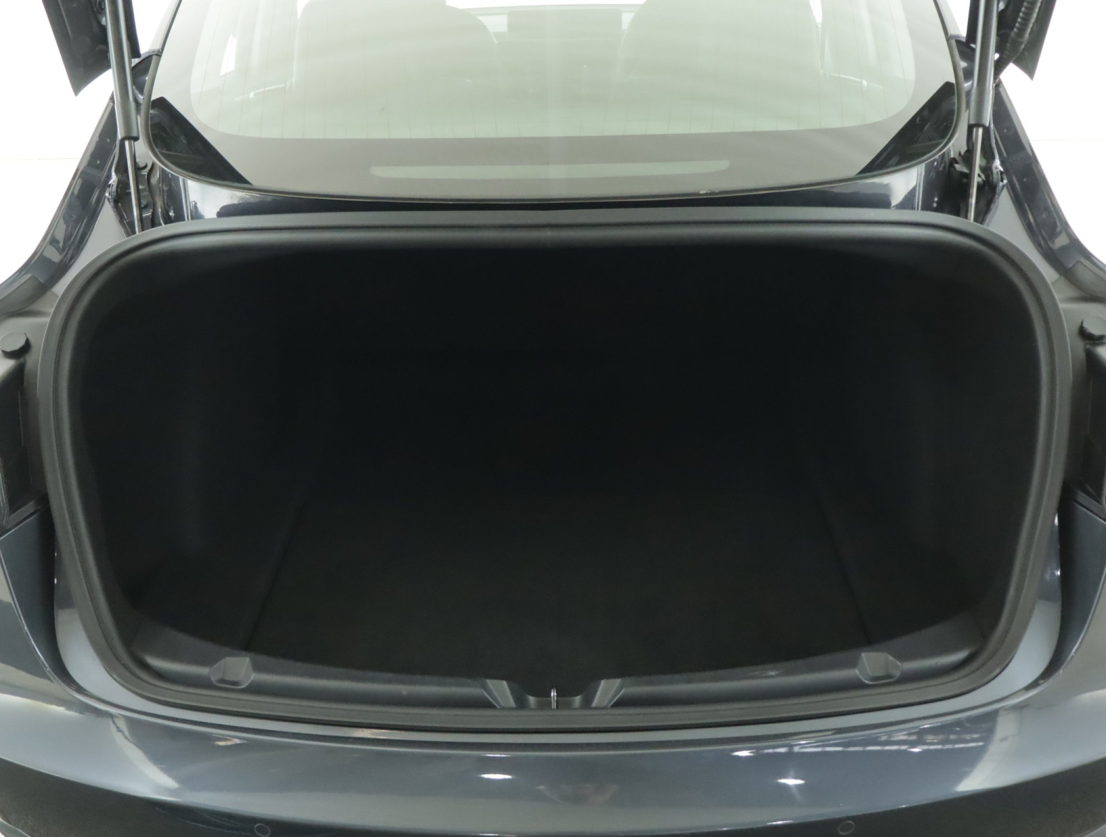 Tesla Model 3 Long Range AWD – fotografie 20