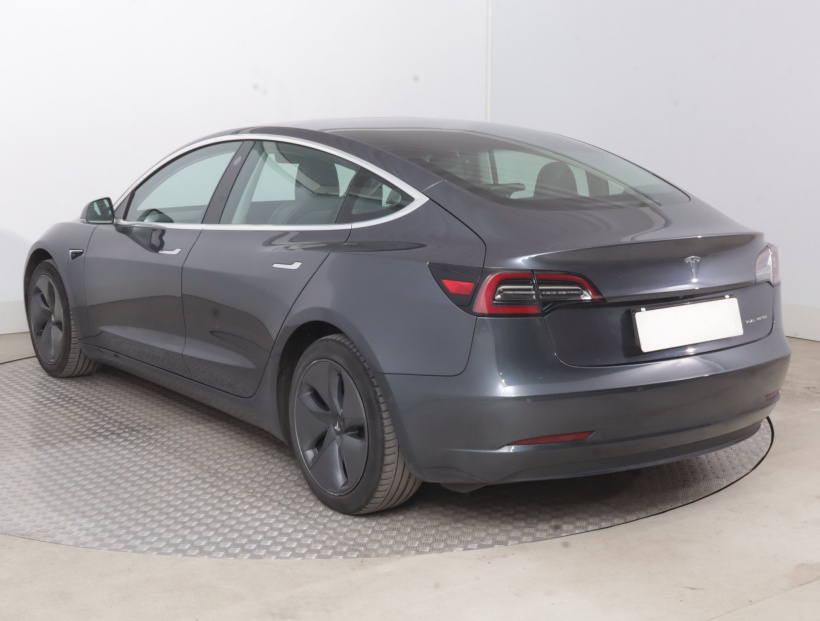 Tesla Model 3, 2019