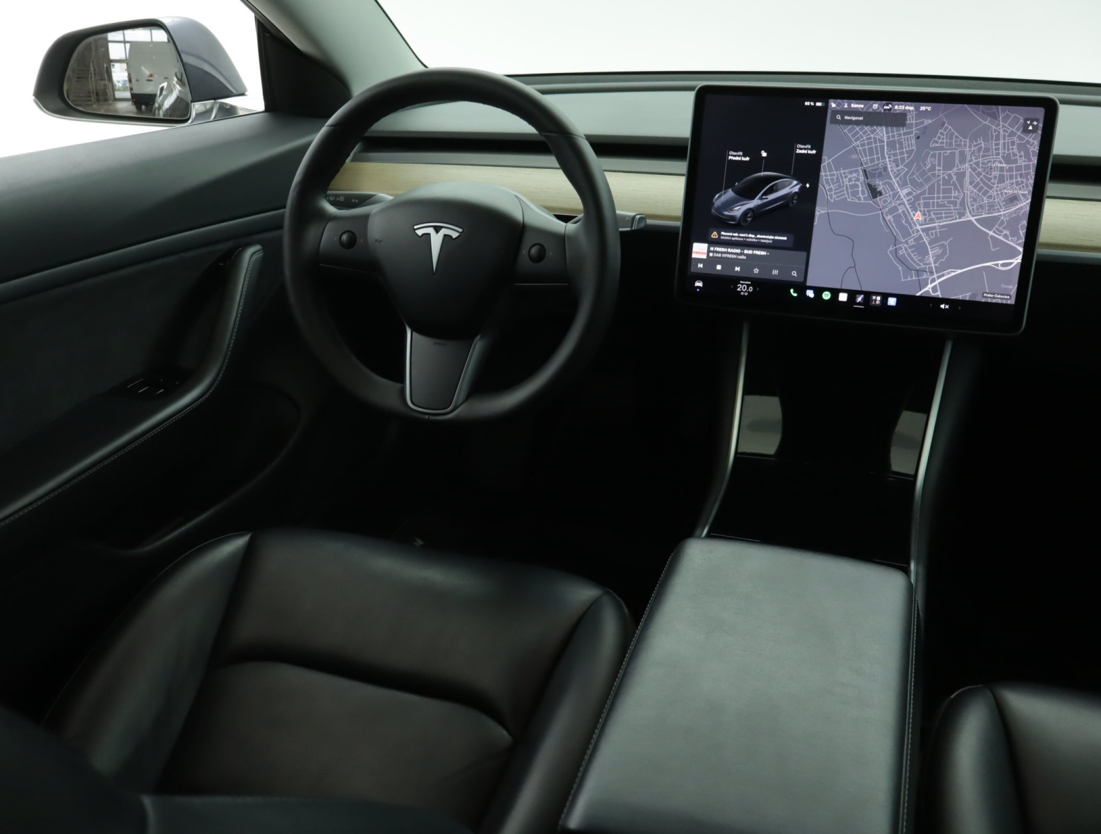 Tesla Model 3 Long Range AWD – fotografie 9