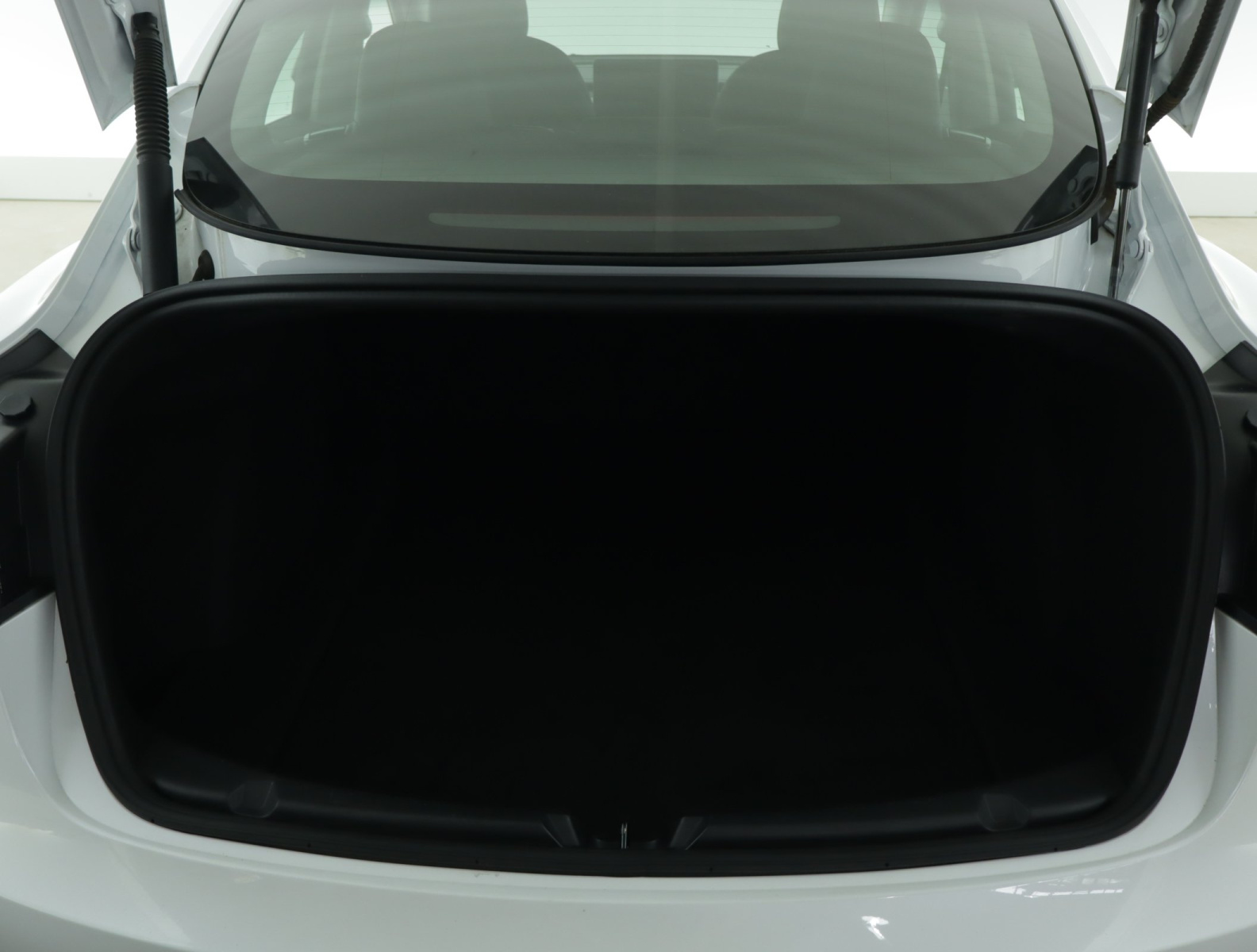 Tesla Model 3 Long Range AWD – fotografie 20