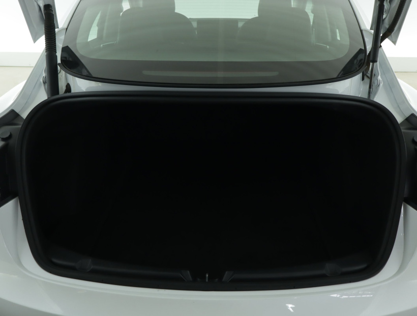 Tesla Model 3, 2021