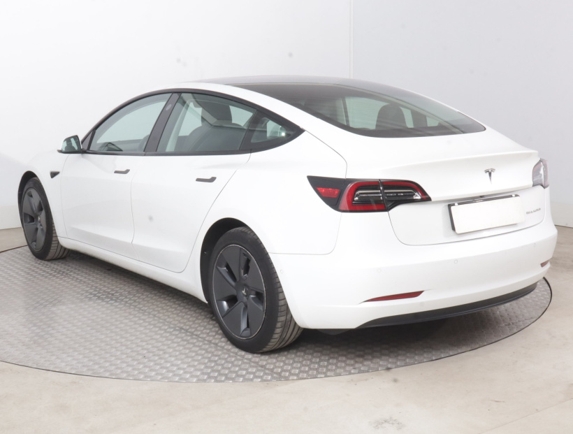 Tesla Model 3, 2021