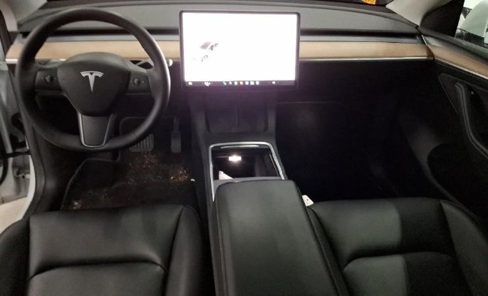 Tesla Model Y, 2021
