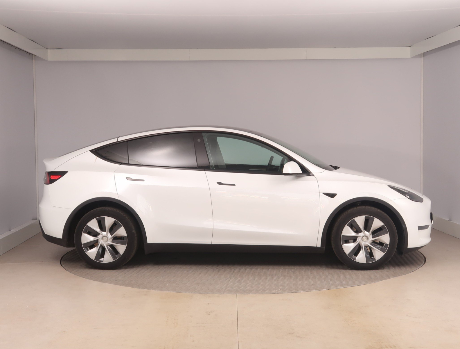 Tesla Model Y - 2021
