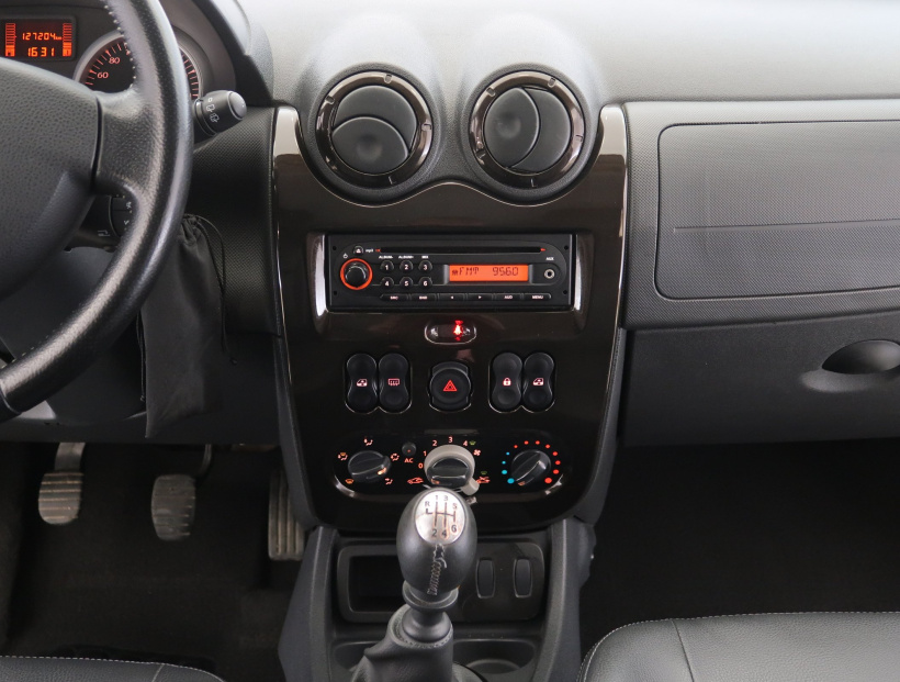 Dacia Duster, 2011
