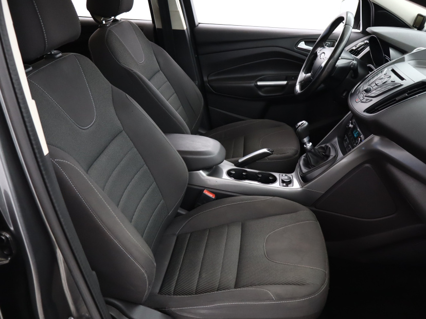 Ford Kuga, 2015