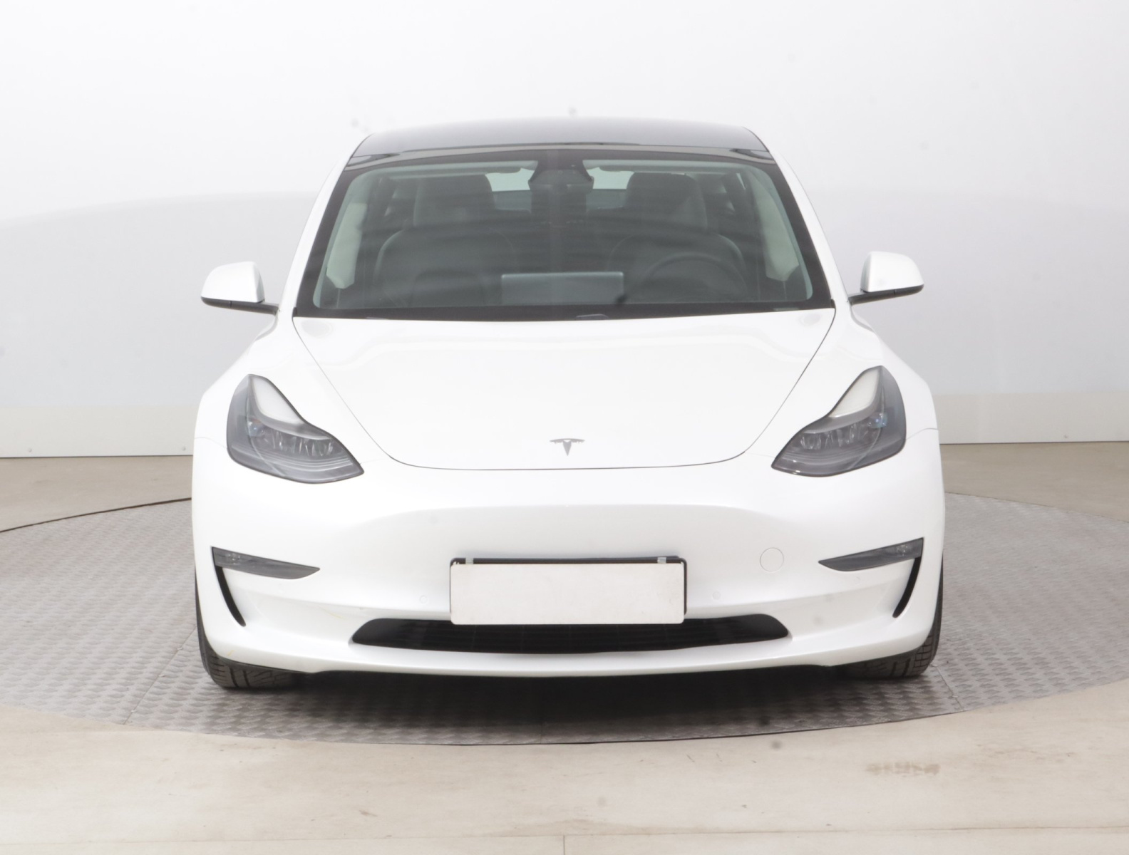 Tesla Model 3 Performance – fotografie 2