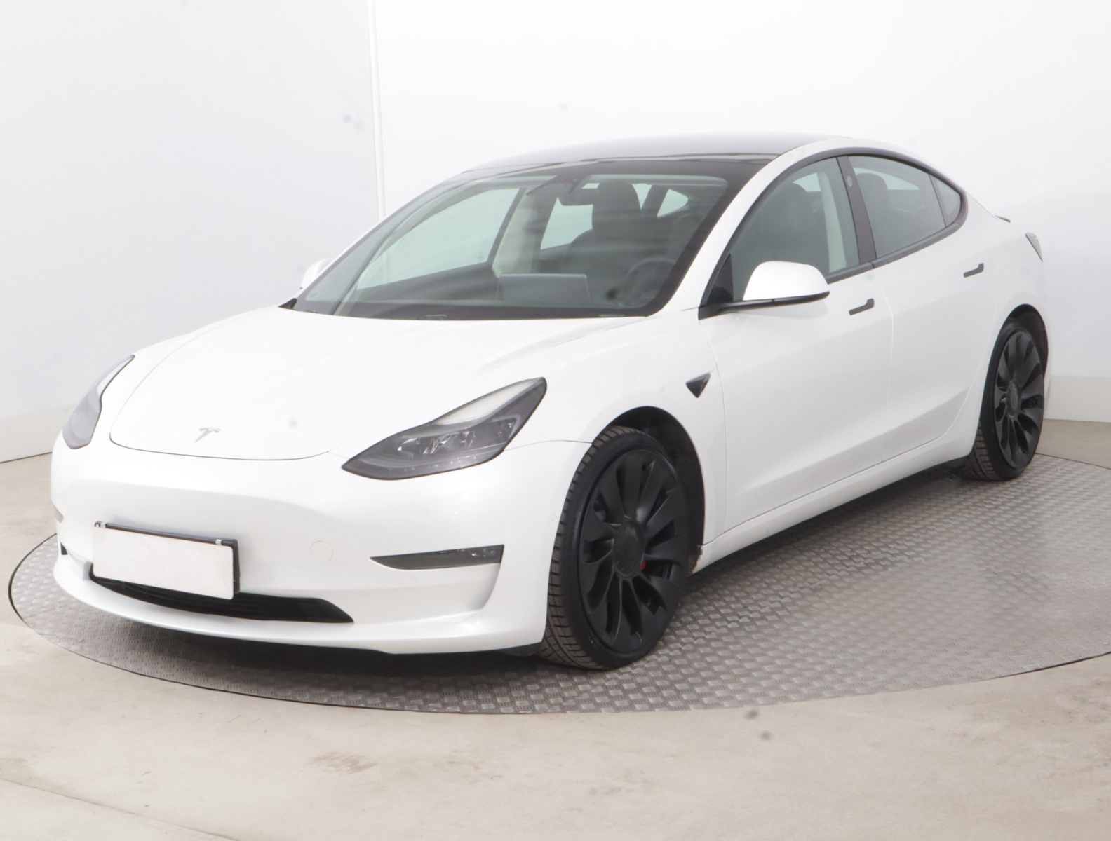 Tesla Model 3 Performance – fotografie 3
